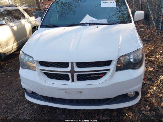 Dodge Grand Caravan Image 11