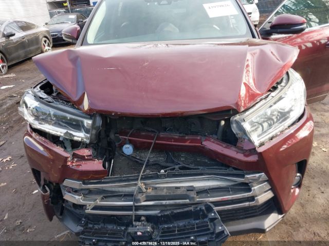 Toyota Highlander Limited Platinum Image 14