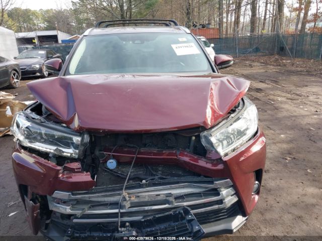 Toyota Highlander Limited Platinum Image 12