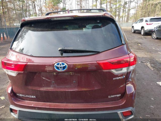 Toyota Highlander Limited Platinum Image 10