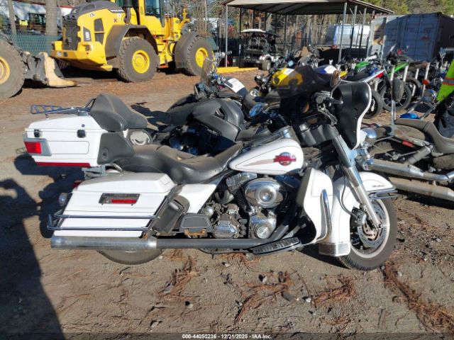 Harley-Davidson Flhtcui Image 6