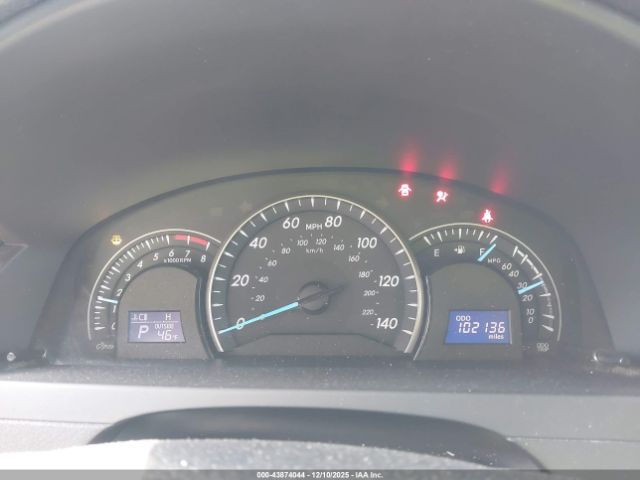 Toyota Camry Le Image 4