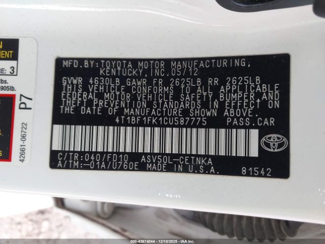 Toyota Camry Le Image 6