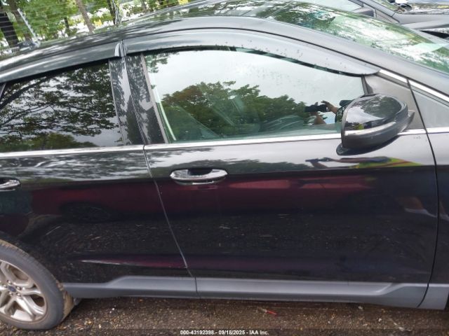 Ford Edge Titanium Image 10