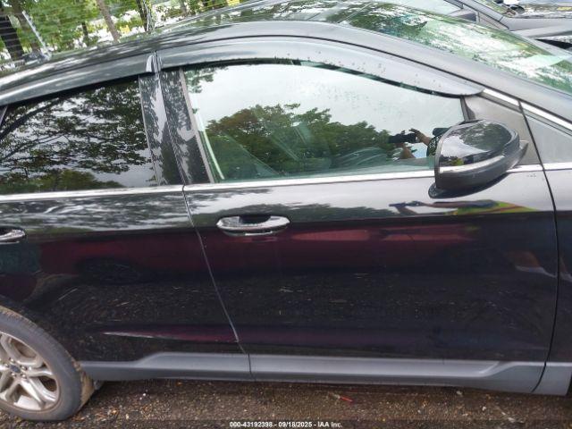 Ford Edge Titanium Image 10