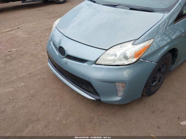 Toyota Prius Four Image 10