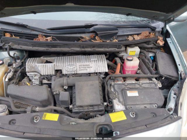 Toyota Prius Four Image 12