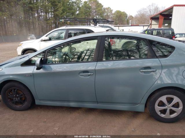 Toyota Prius Four Image 7