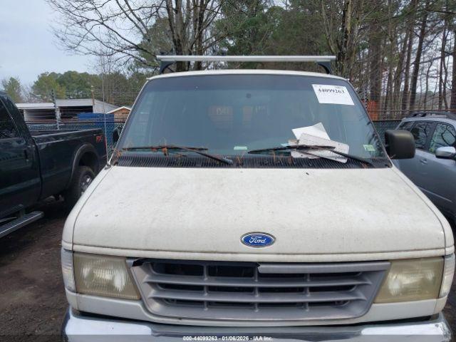 Ford Econoline E350 Super Duty Image 10