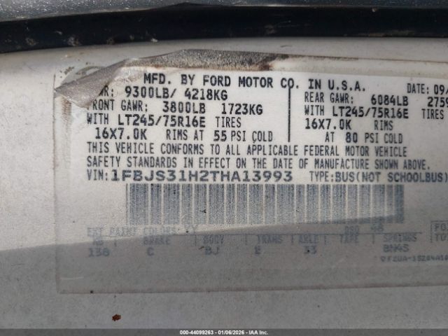 Ford Econoline E350 Super Duty Image 6