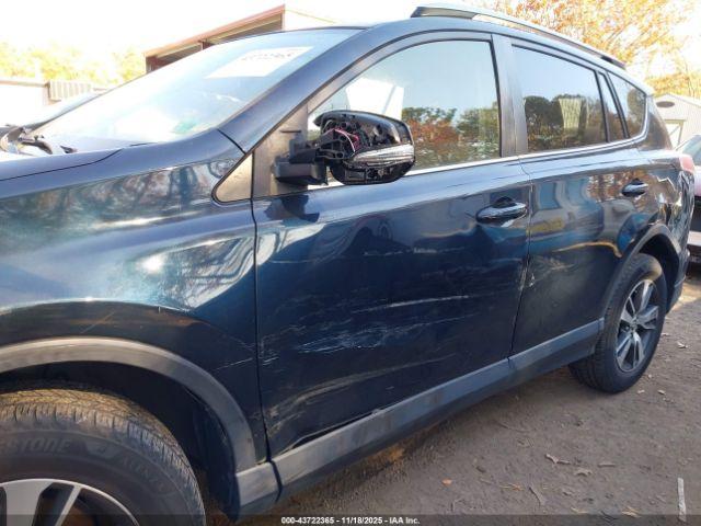 Toyota RAV4 Xle Image 3