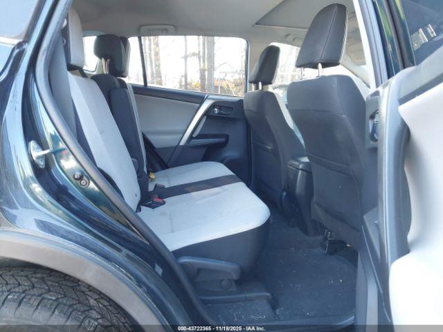 Toyota RAV4 Xle Image 8