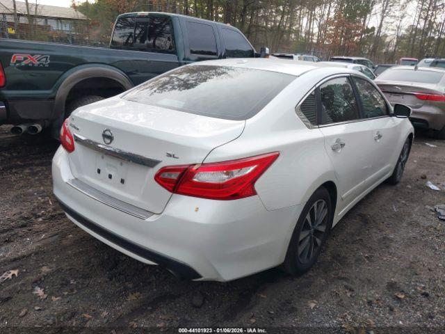 Nissan Altima 2.5 Sl Image 11