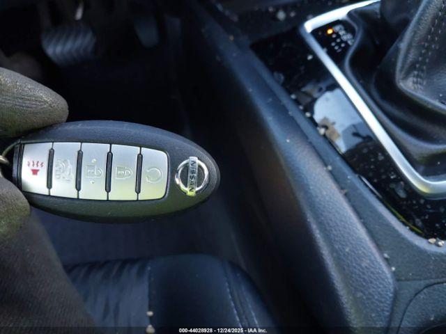 Nissan Rogue Sv Image 9