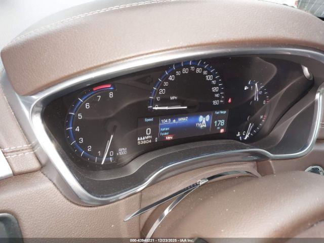 Cadillac SRX Premium Collection Image 13