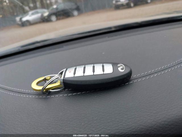 INFINITI Q60 3.0t Luxe Image 8