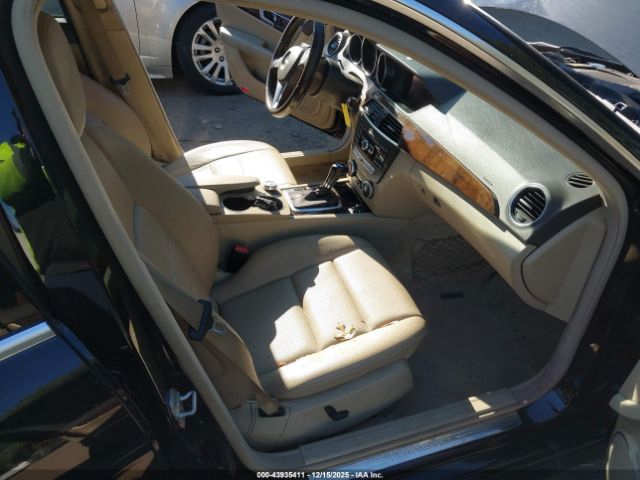 Mercedes-Benz C-Class Image 5