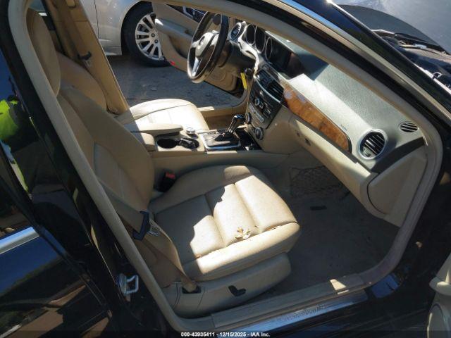 Mercedes-Benz C-Class Image 5