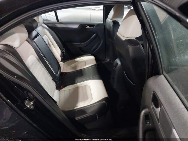 Volkswagen Jetta 1.8t Sport Image 14