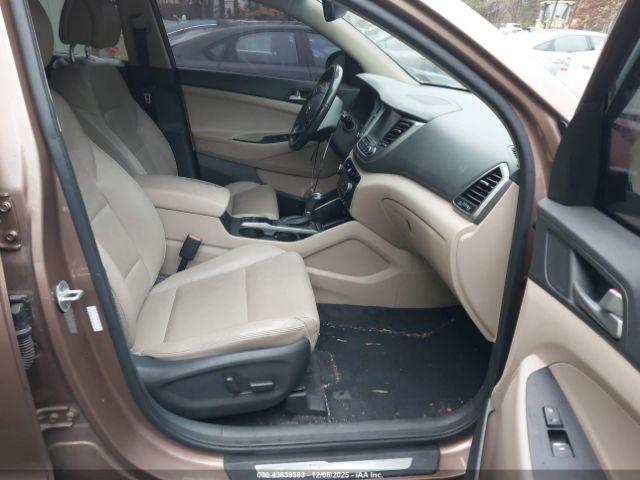 Hyundai TUCSON Limited Image 3