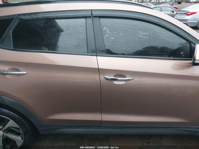 Hyundai TUCSON Limited Image 12