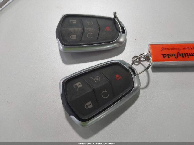 Cadillac XT4 Awd Premium Luxury Image 3