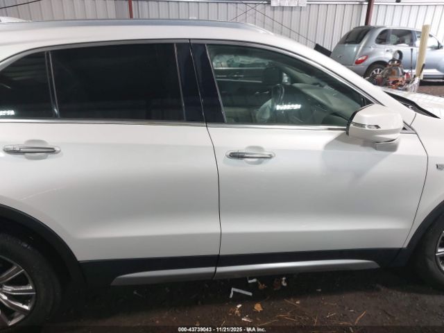 Cadillac XT4 Awd Premium Luxury Image 15