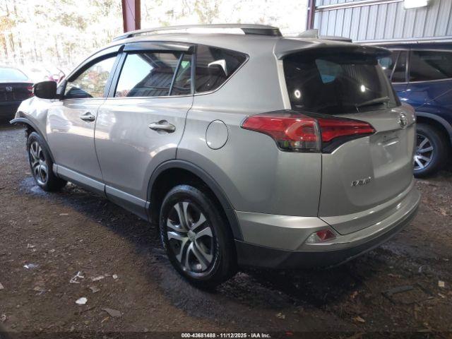 Toyota RAV4 Le Image 10