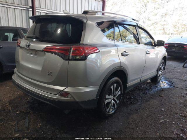 Toyota RAV4 Le Image 11