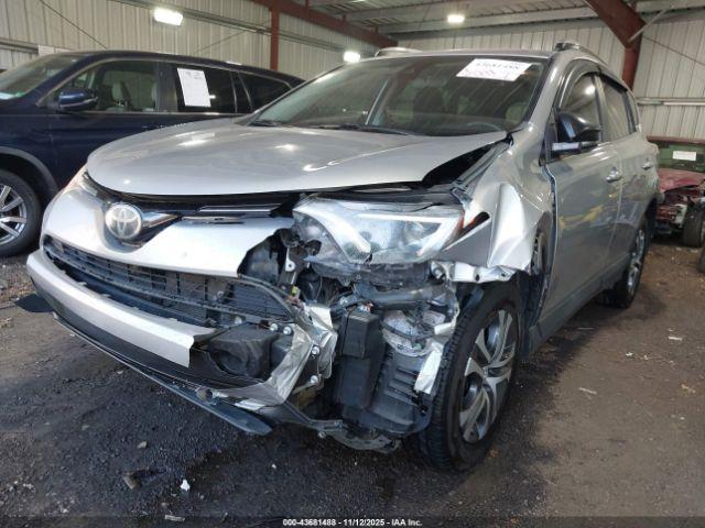 Toyota RAV4 Le Image 12