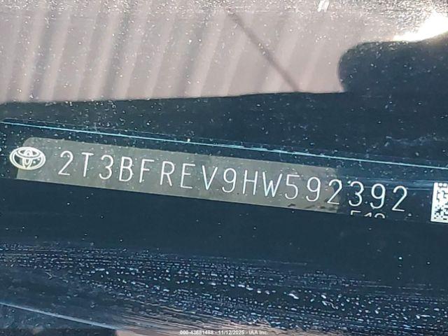 Toyota RAV4 Le Image 14