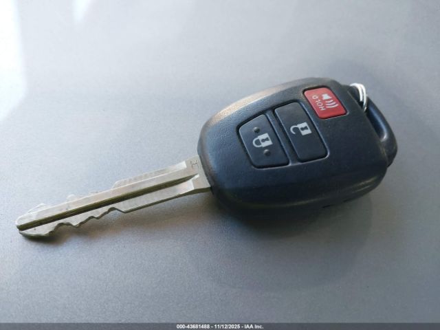 Toyota RAV4 Le Image 5