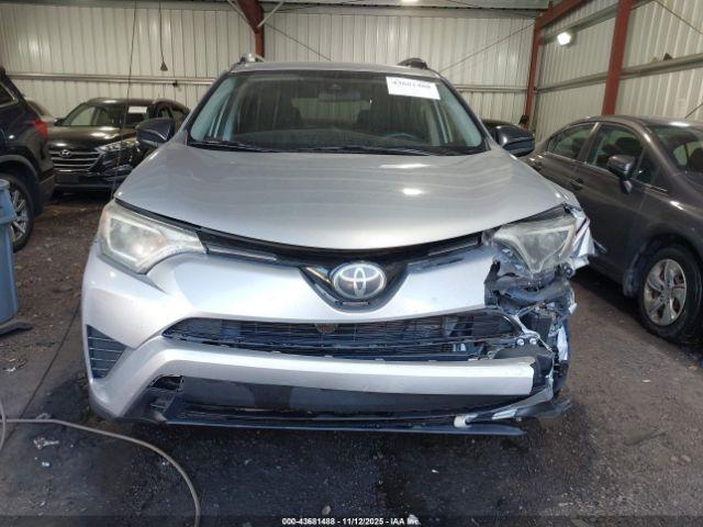 Toyota RAV4 Le Image 15