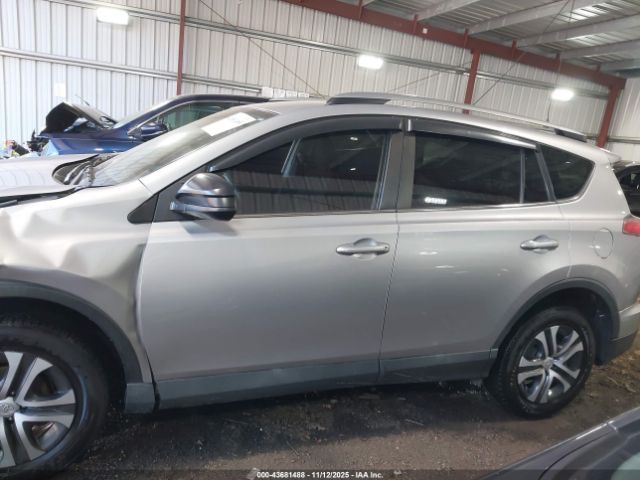 Toyota RAV4 Le Image 4