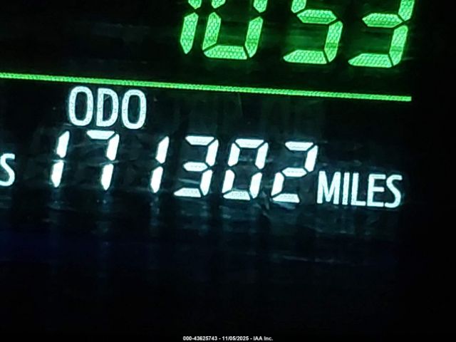 Toyota Prius v Two Image 8