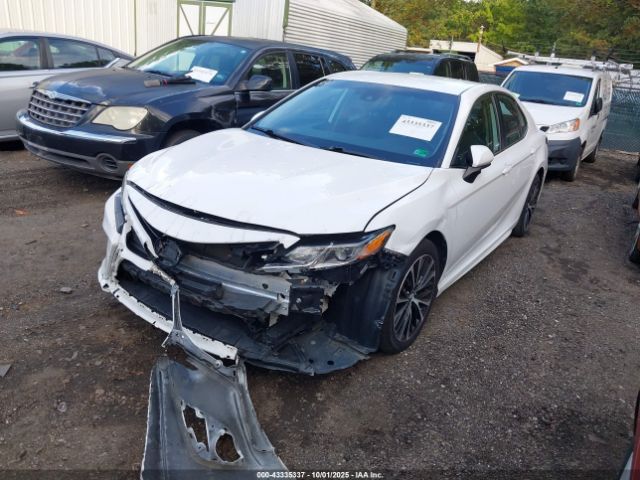 Toyota Camry Se Image 15