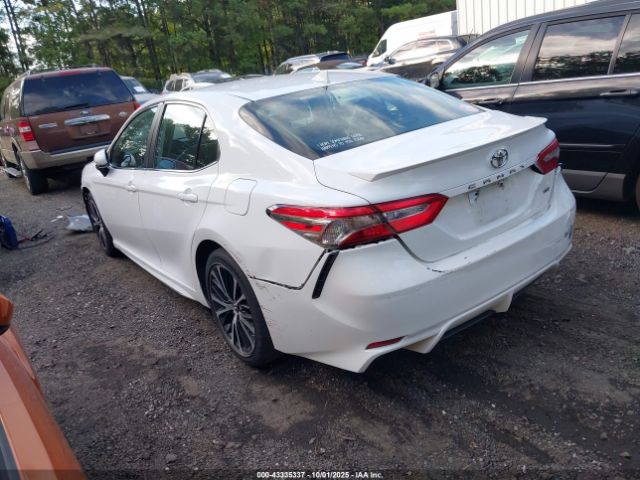 Toyota Camry Se Image 3