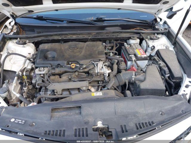 Toyota Camry Se Image 14