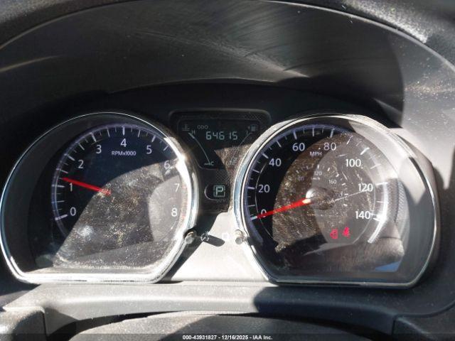 Nissan Versa 1.6 Sv Image 12