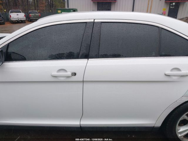 Ford Taurus Se Image 13