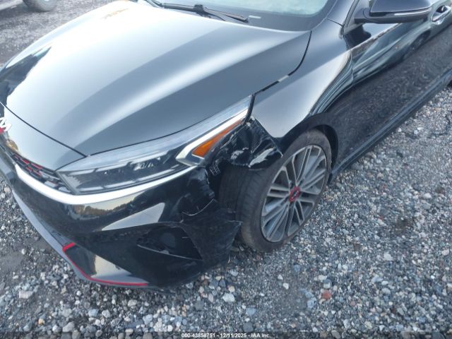 Kia Forte Gt Image 2