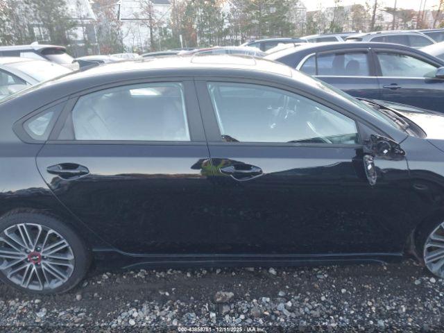 Kia Forte Gt Image 13