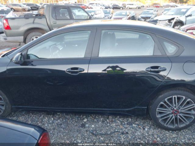 Kia Forte Gt Image 7