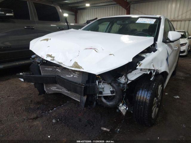 Hyundai ELANTRA Value Edition Image 13