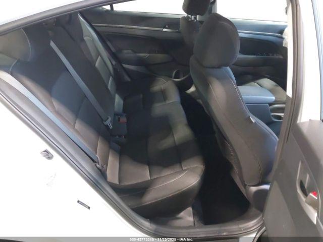 Hyundai ELANTRA Value Edition Image 4