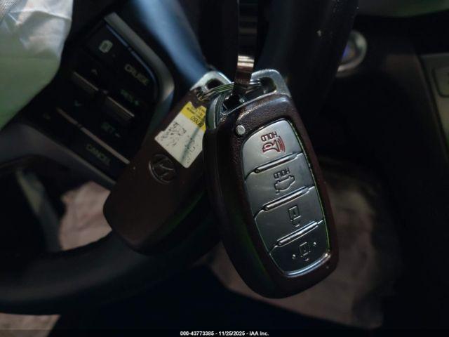 Hyundai ELANTRA Value Edition Image 12