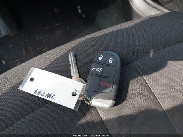 Chrysler 200 Limited Image 7