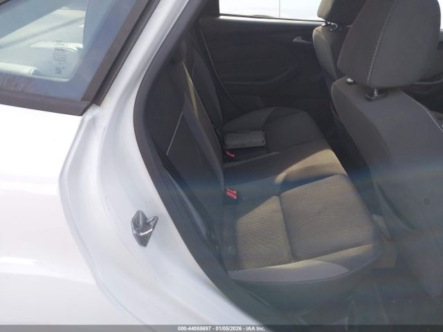 Ford Focus Se Image 11