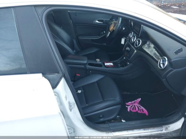 Mercedes-Benz Cla-class 4matic Image 6