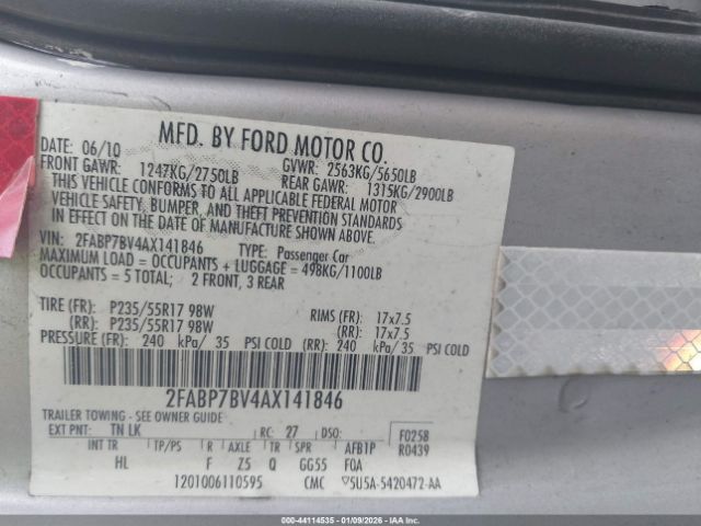 Ford Crown Victoria Image 10